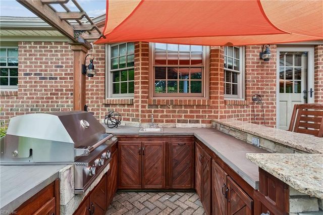 125 River Point DR, Yorktown, VA 23693