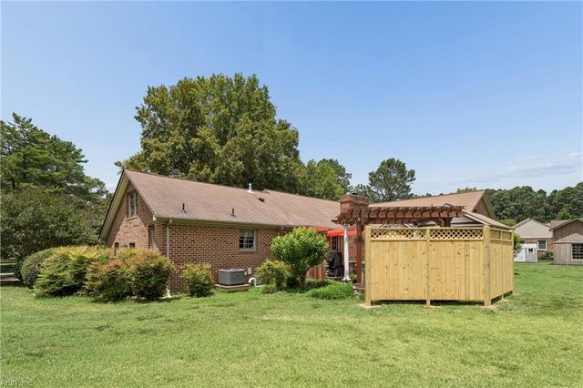 125 River Point DR, Yorktown, VA 23693