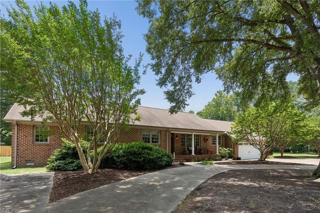 125 River Point DR, Yorktown, VA 23693