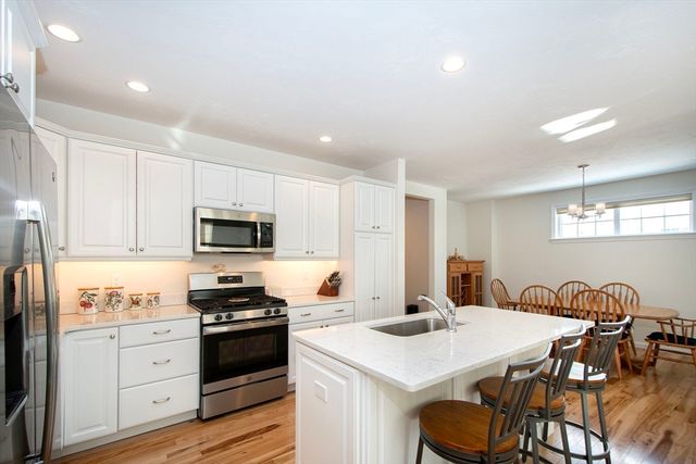 14 Mariners Way 14, Plymouth, MA 02360