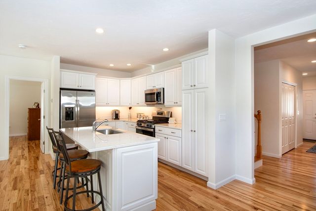 14 Mariners Way 14, Plymouth, MA 02360