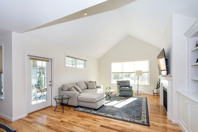 14 Mariners Way 14, Plymouth, MA 02360