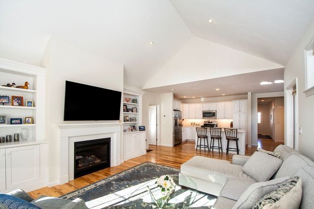 14 Mariners Way 14, Plymouth, MA 02360