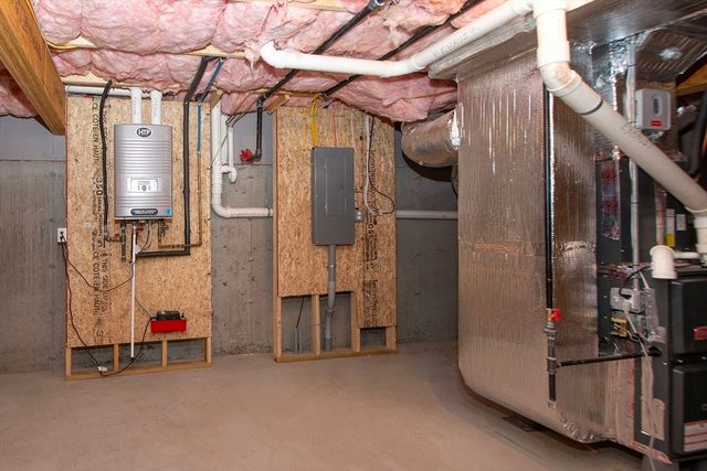 14 Mariners Way 14, Plymouth, MA 02360