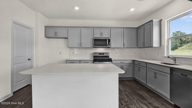 735 Lazy Elm Lane, Aberdeen, NC 28315