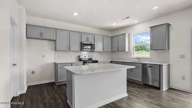 735 Lazy Elm Lane, Aberdeen, NC 28315