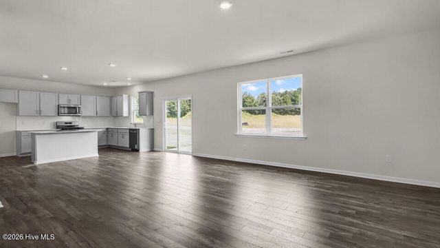 735 Lazy Elm Lane, Aberdeen, NC 28315