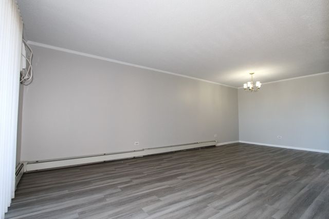 297 Gregory Street 11, Aurora, IL 60504