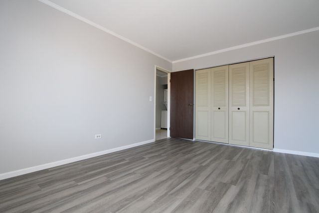 297 Gregory Street 11, Aurora, IL 60504