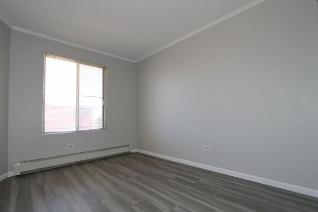 297 Gregory Street 11, Aurora, IL 60504