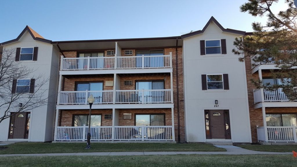 297 Gregory Street 11, Aurora, IL 60504