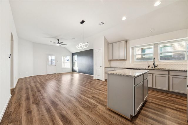 10318 Muir Bend Drive, Rosharon, TX 77583