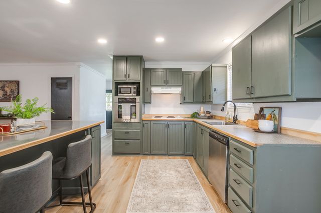 1327 Southern Boulevard, Cleburne, TX 76033