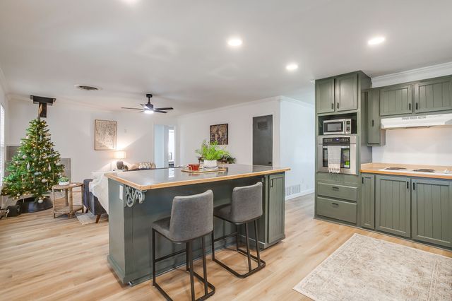 1327 Southern Boulevard, Cleburne, TX 76033