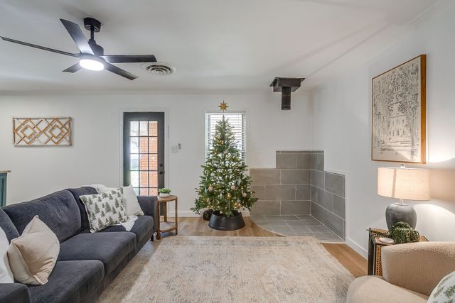 1327 Southern Boulevard, Cleburne, TX 76033