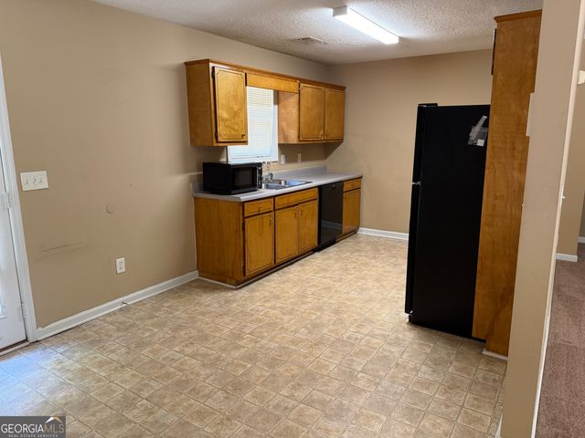 1220 N Hampton Drive, Hampton, GA 30228