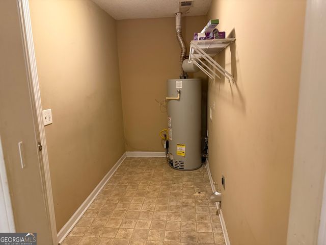 1220 N Hampton Drive, Hampton, GA 30228