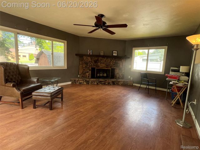 28215 Couzens Avenue, Madison Heights, MI 48071