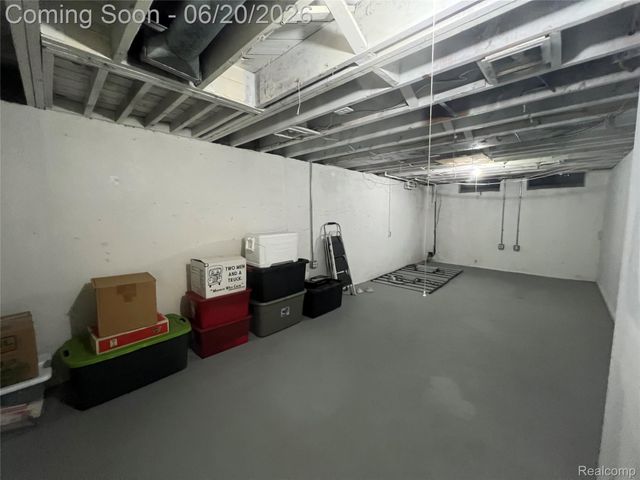 28215 Couzens Avenue, Madison Heights, MI 48071