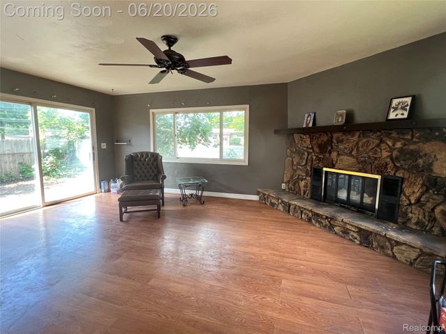 28215 Couzens Avenue, Madison Heights, MI 48071