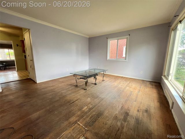 28215 Couzens Avenue, Madison Heights, MI 48071