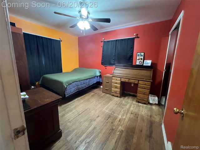 28215 Couzens Avenue, Madison Heights, MI 48071