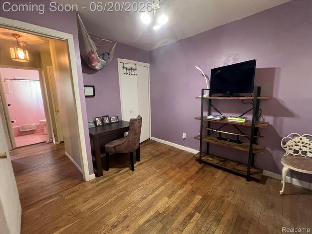 28215 Couzens Avenue, Madison Heights, MI 48071