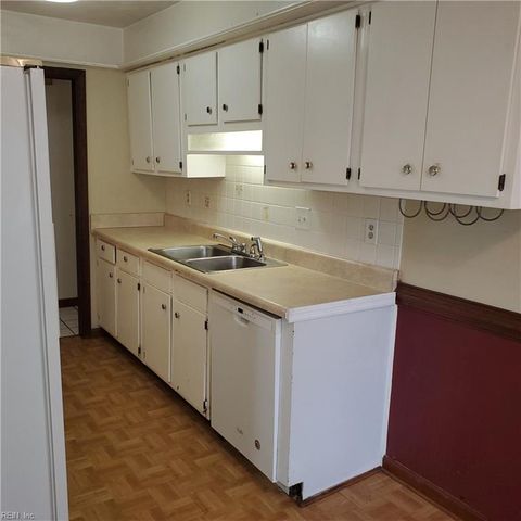 953 Dallas CT, Virginia Beach, VA 23464