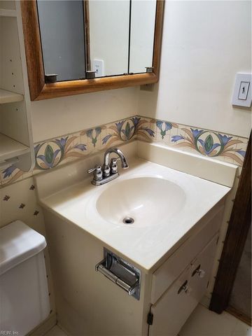 953 Dallas CT, Virginia Beach, VA 23464
