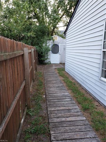 953 Dallas CT, Virginia Beach, VA 23464