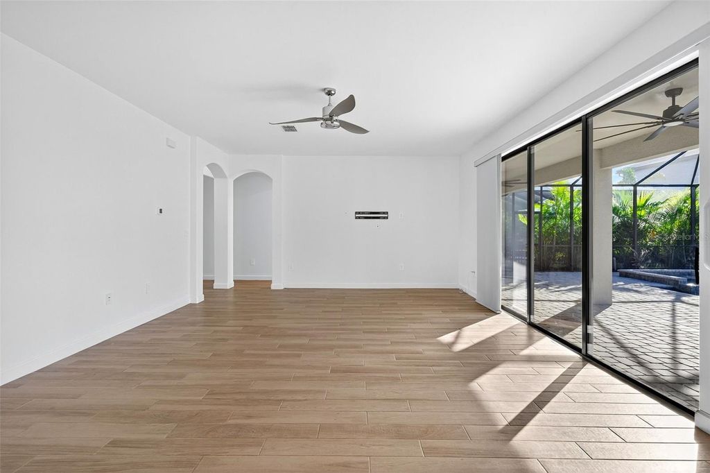 Image 19 of property listing at 4852 COASTAL DAYS LANE, Bradenton, FL 34211