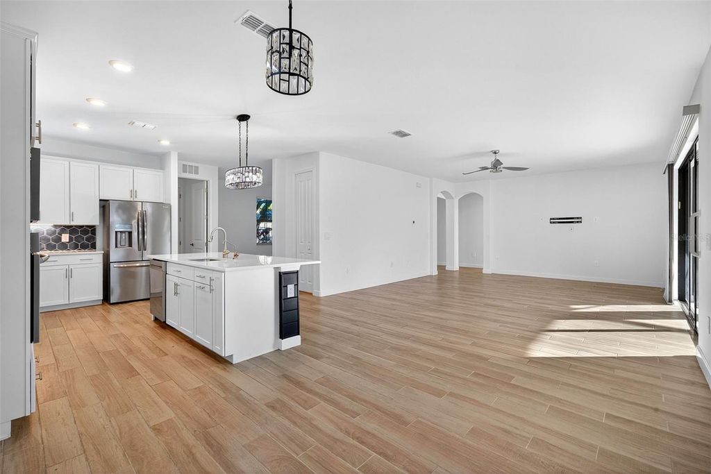 Image 21 of property listing at 4852 COASTAL DAYS LANE, Bradenton, FL 34211