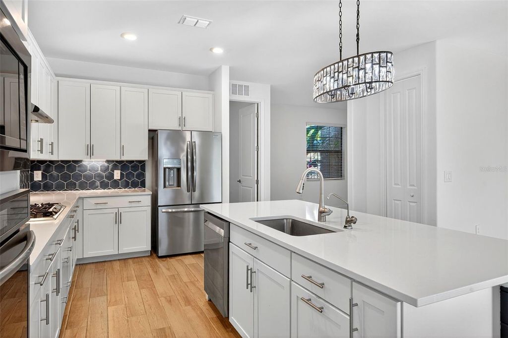 Image 22 of property listing at 4852 COASTAL DAYS LANE, Bradenton, FL 34211