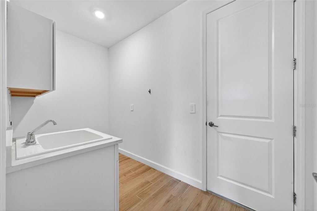 Image 33 of property listing at 4852 COASTAL DAYS LANE, Bradenton, FL 34211