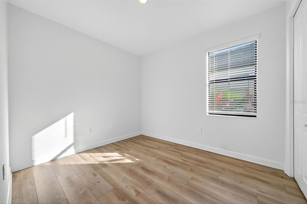 Image 39 of property listing at 4852 COASTAL DAYS LANE, Bradenton, FL 34211