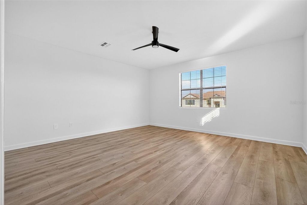 Image 45 of property listing at 4852 COASTAL DAYS LANE, Bradenton, FL 34211