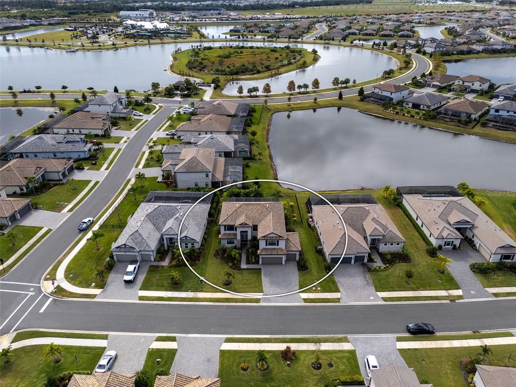 Image 6 of property listing at 4852 COASTAL DAYS LANE, Bradenton, FL 34211