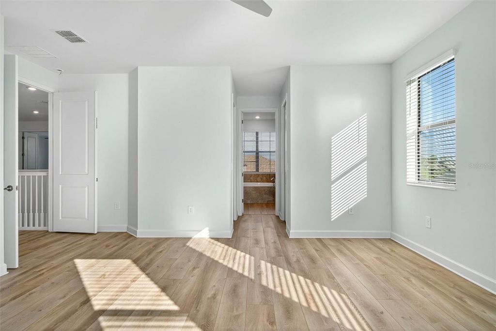 Image 57 of property listing at 4852 COASTAL DAYS LANE, Bradenton, FL 34211