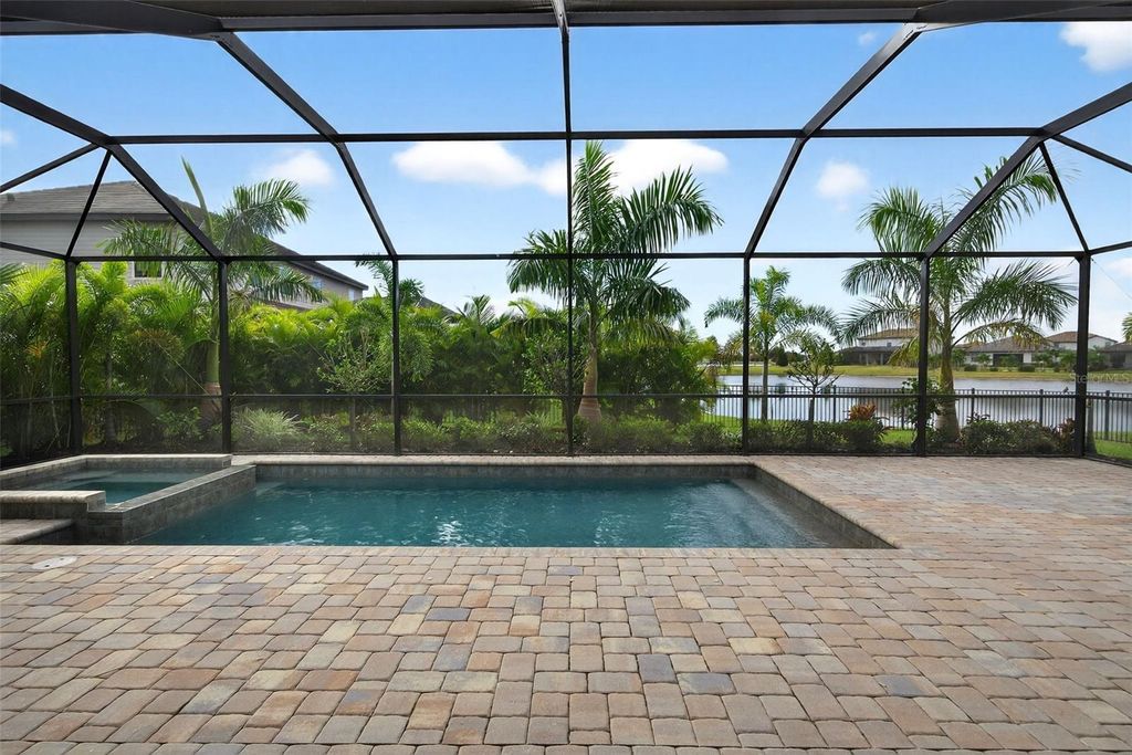 Image 67 of property listing at 4852 COASTAL DAYS LANE, Bradenton, FL 34211