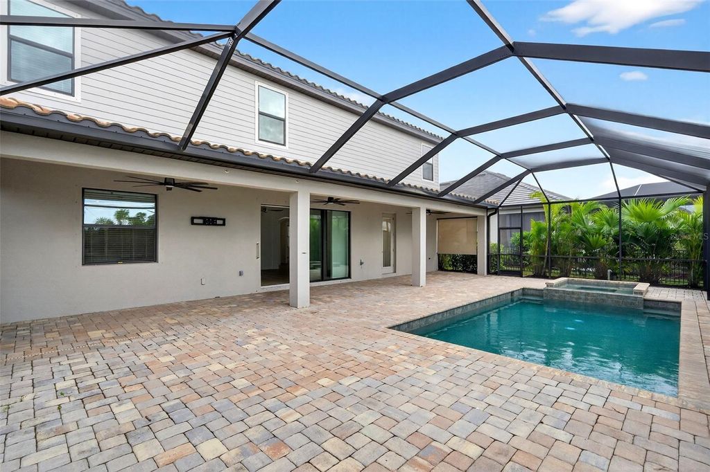 Image 70 of property listing at 4852 COASTAL DAYS LANE, Bradenton, FL 34211