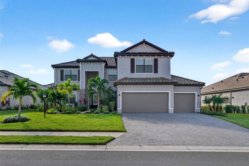 Image 8 of property listing at 4852 COASTAL DAYS LANE, Bradenton, FL 34211