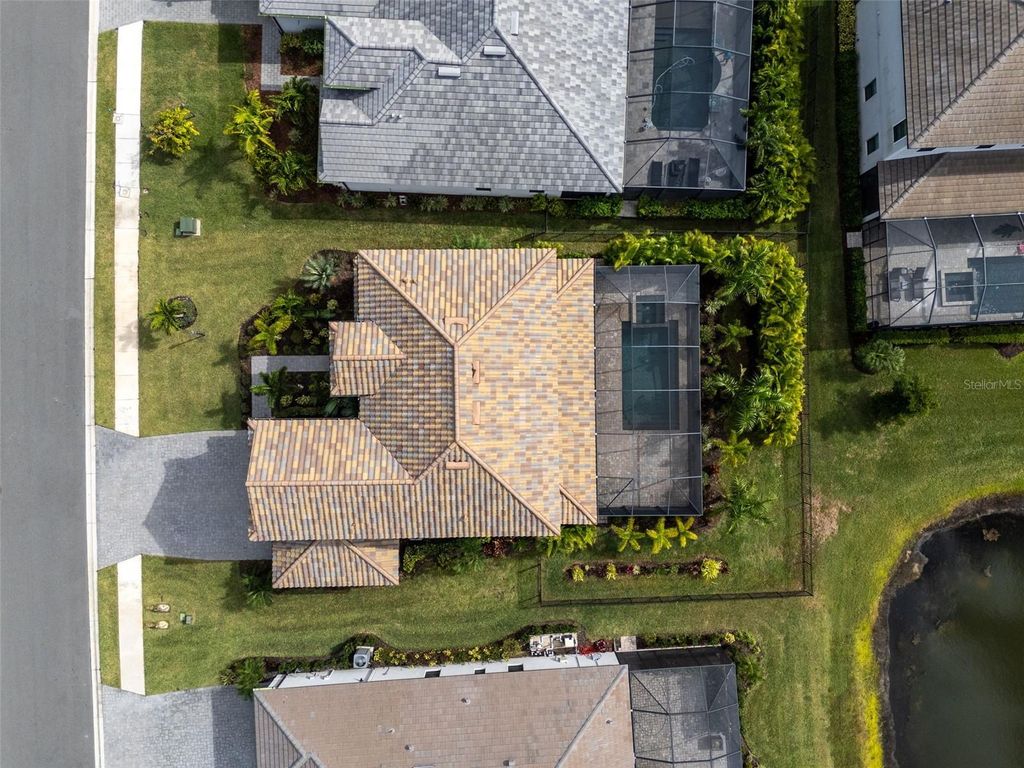 Image 74 of property listing at 4852 COASTAL DAYS LANE, Bradenton, FL 34211