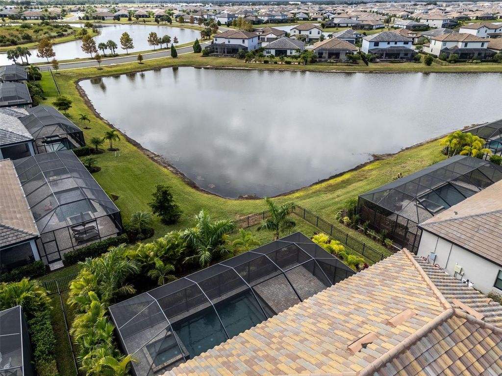 Image 75 of property listing at 4852 COASTAL DAYS LANE, Bradenton, FL 34211