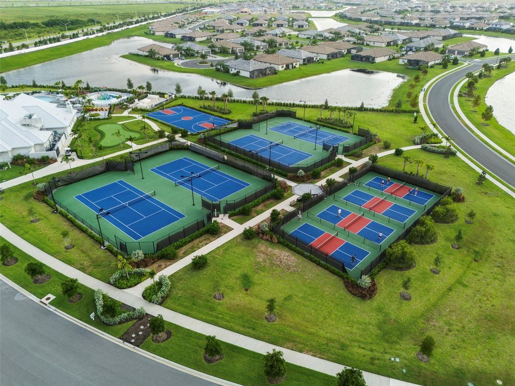 Image 81 of property listing at 4852 COASTAL DAYS LANE, Bradenton, FL 34211