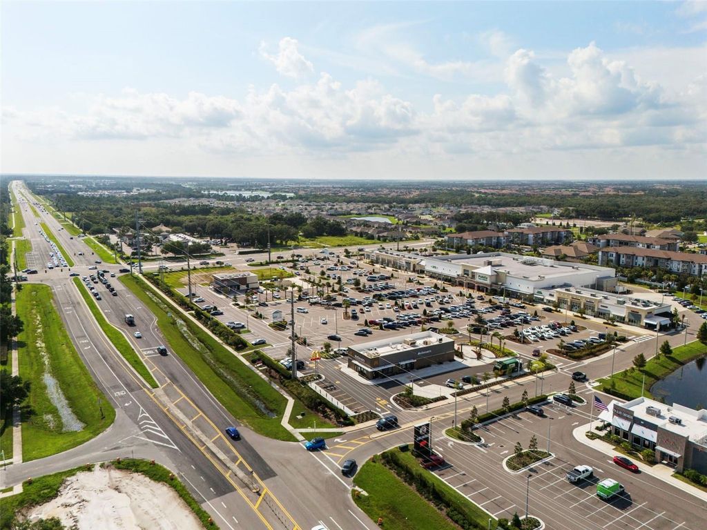 Image 95 of property listing at 4852 COASTAL DAYS LANE, Bradenton, FL 34211