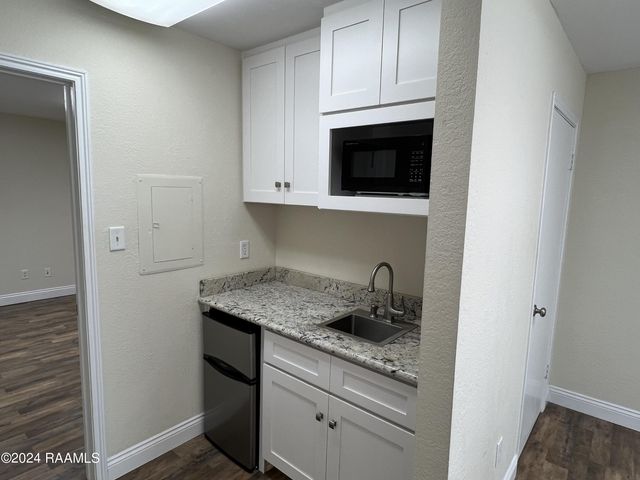 3 Flagg Place B-1, Lafayette, LA 70508