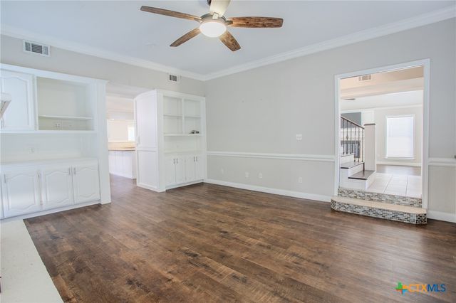 303 Turtle Rock Drive, Victoria, TX 77904