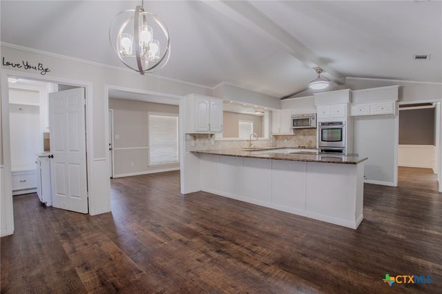 303 Turtle Rock Drive, Victoria, TX 77904