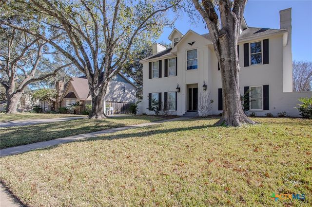 303 Turtle Rock Drive, Victoria, TX 77904