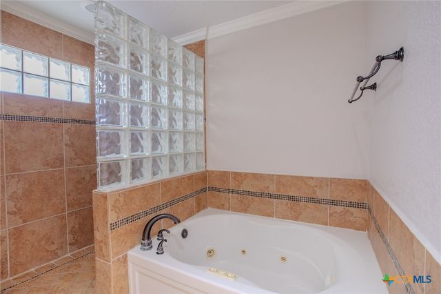 303 Turtle Rock Drive, Victoria, TX 77904